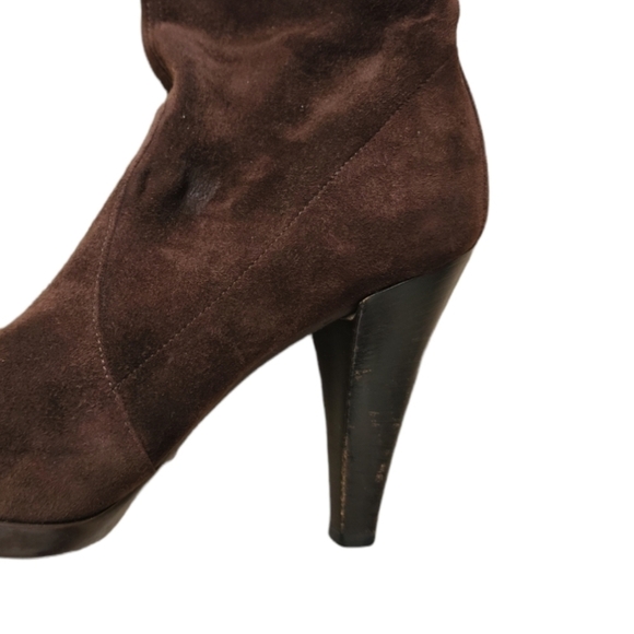 Casadei Made In Italy Suede Ankle Booties. - Picture 9 of 9